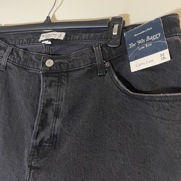 Abercrombie & Fitch NWT The 90s Baggy Low Rise Curve Love Black Distressed 18L - Picture 5 of 7